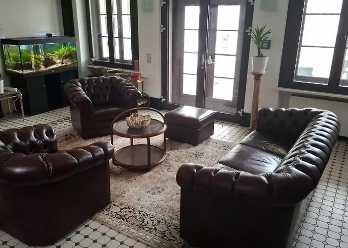 Die Villa, Zimmer 25, Ez